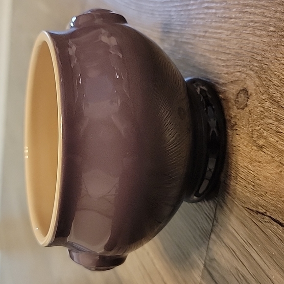 Le Creuset Cassis Lion Head Soup Bowl - Picture 4 of 9